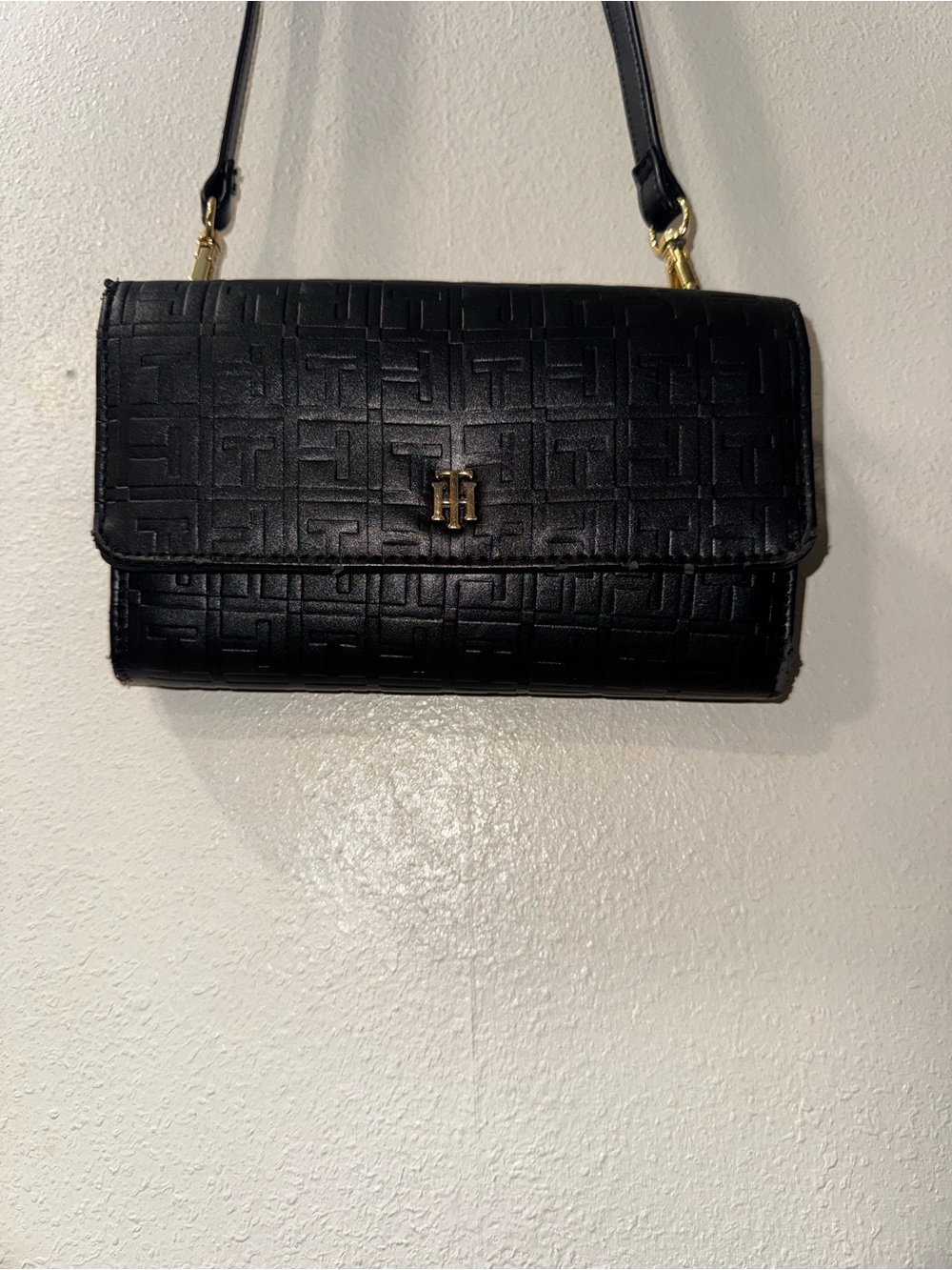 Tommy Hilfiger Black Embossed Logo Shoulder Wallet Crossbody